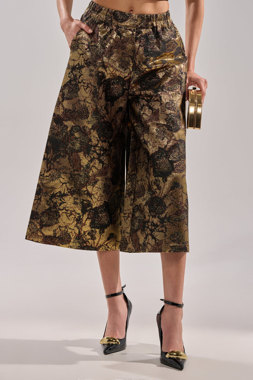 LOTUS BROCADE CAPRI