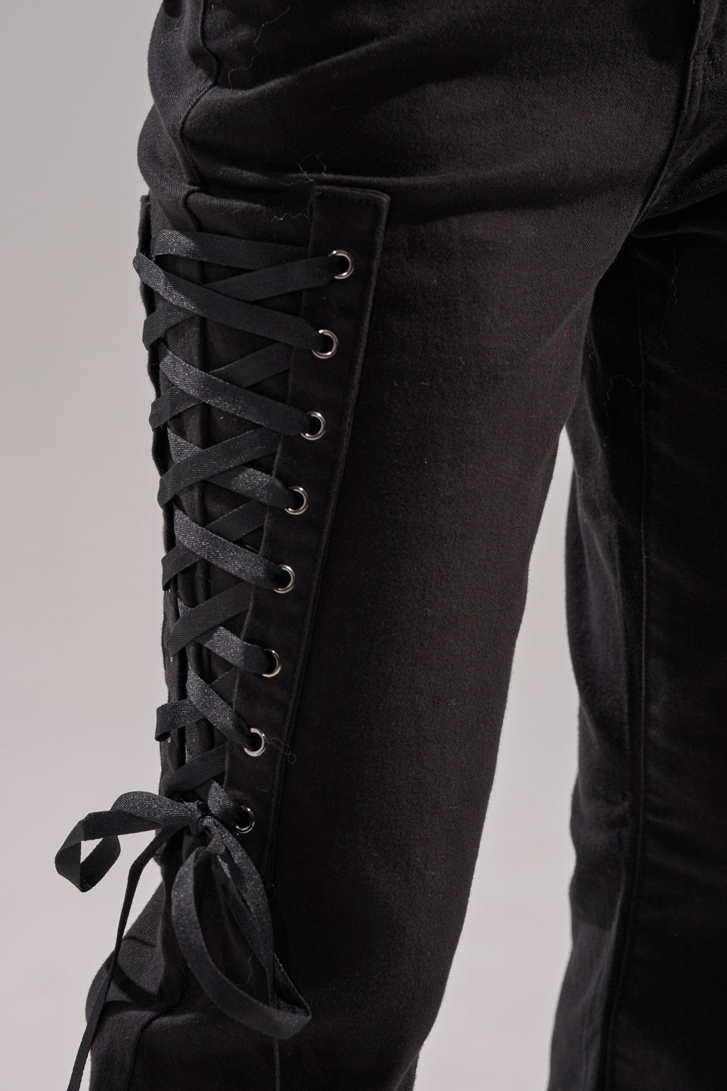 LOW LIFE LACE-UP JEANS