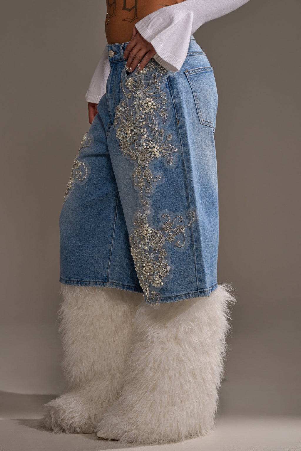 MADDIE EMBELLISHED BERMUDA SHORT
