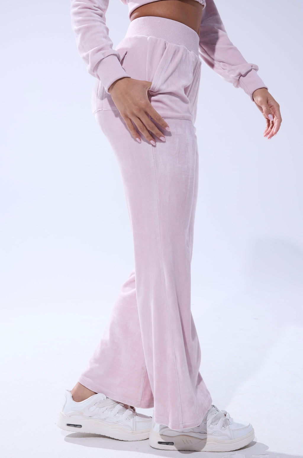 TAYLOR STRAIGHT LEG JOGGER IN PINK
