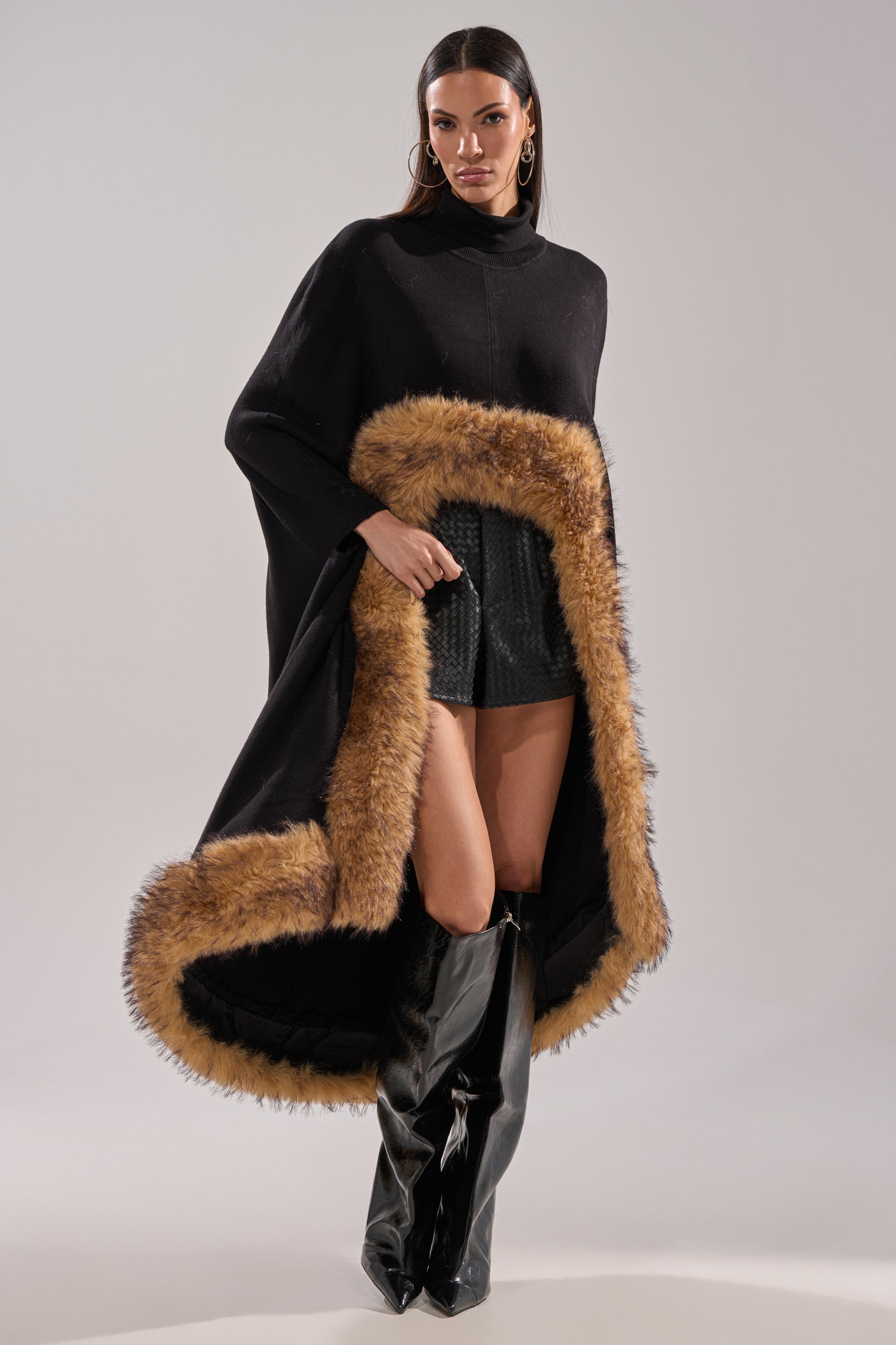 RICH SWEATER WITH FUR TRIM