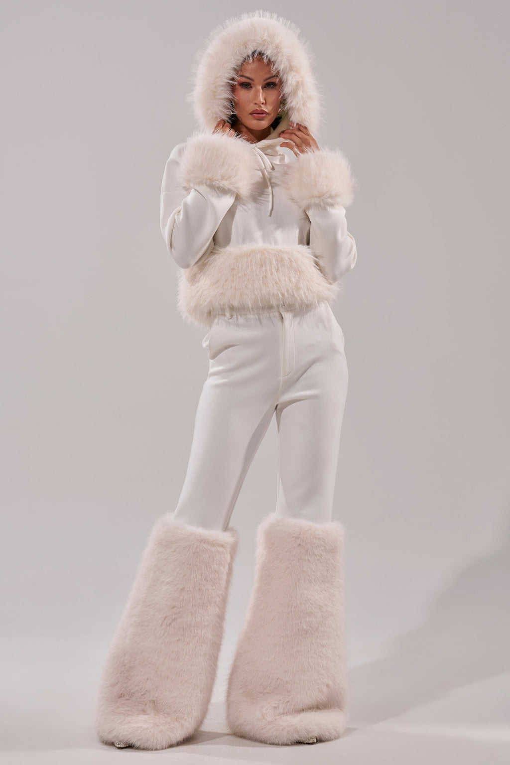 SNOW WHITE FUR TRIM SWEATSHIRT
