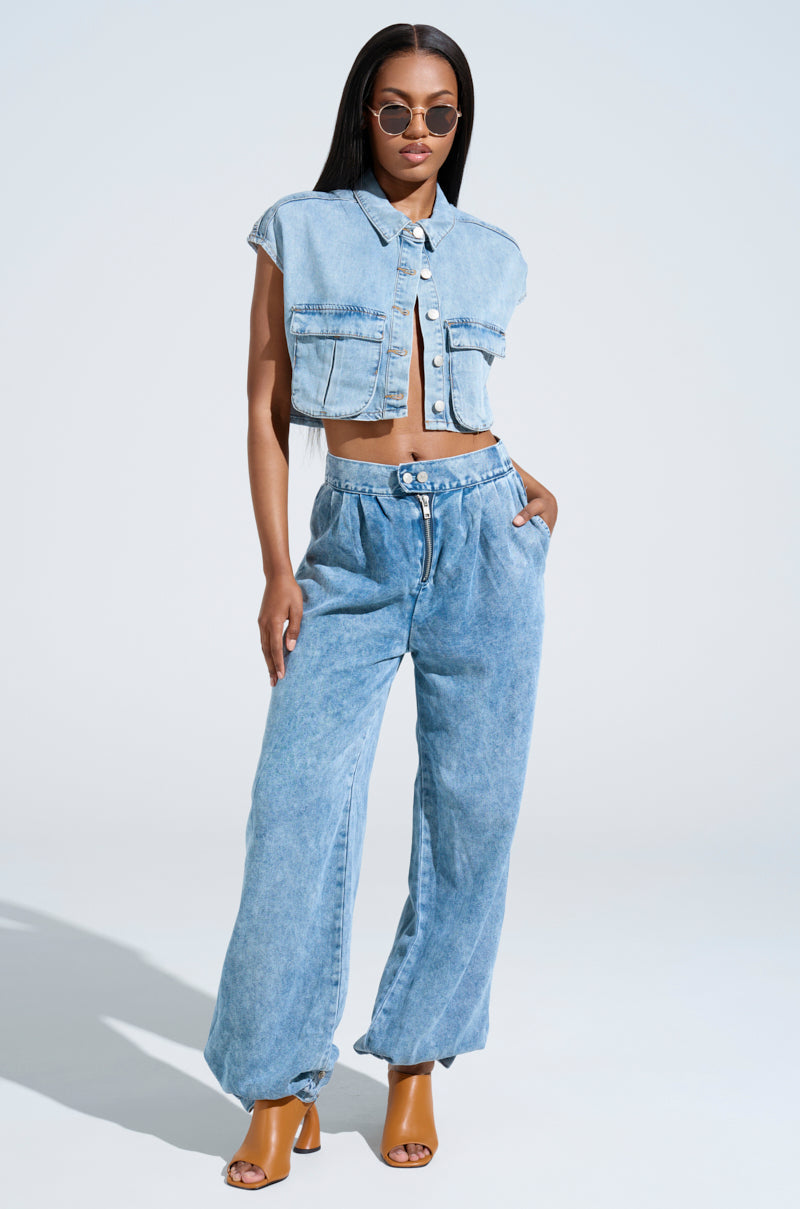 LEXI LIGHTWEIGHT BUTTON DOWN TOP