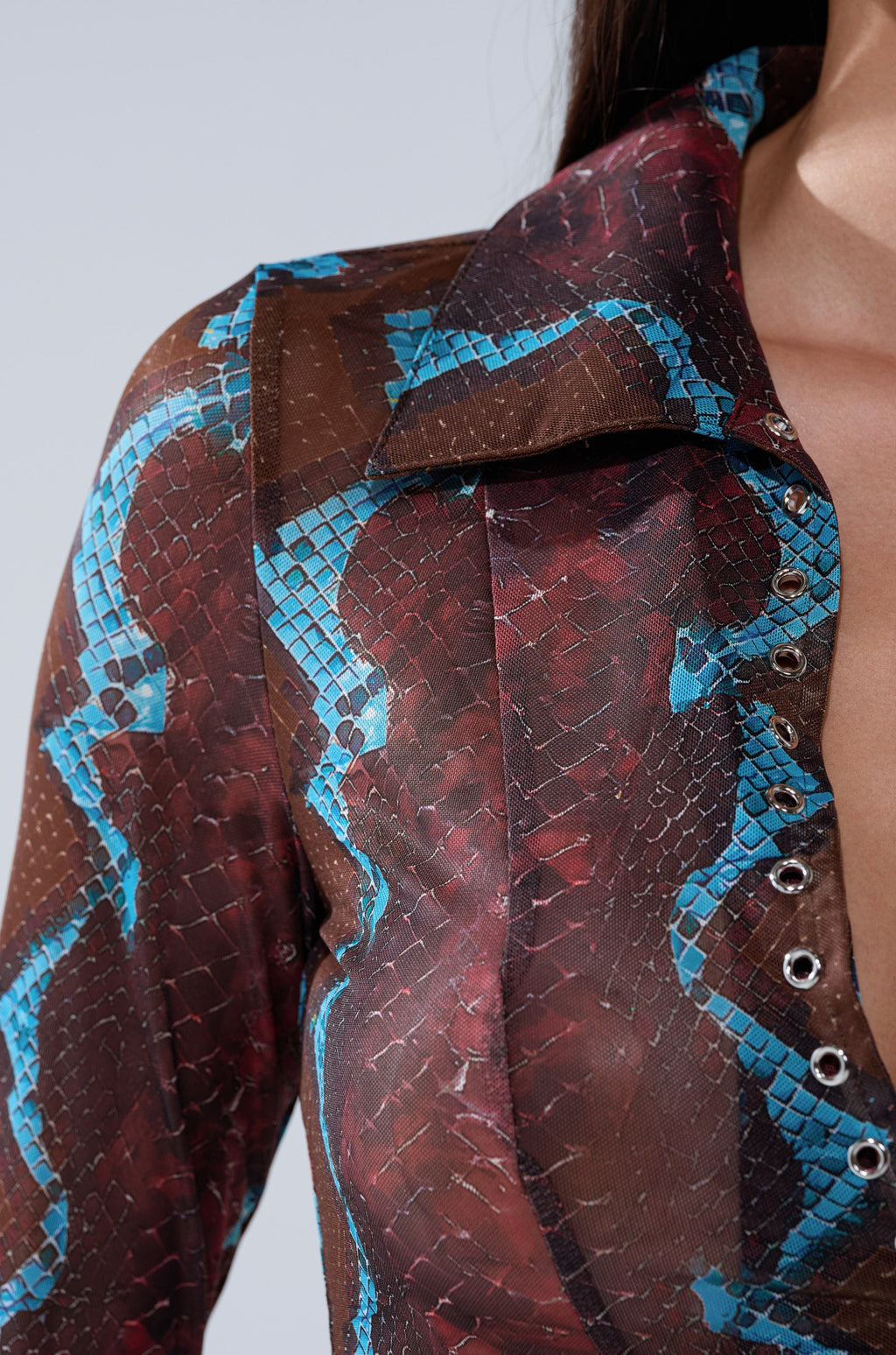 DONT BE A SNAKE BUTTON DOWN