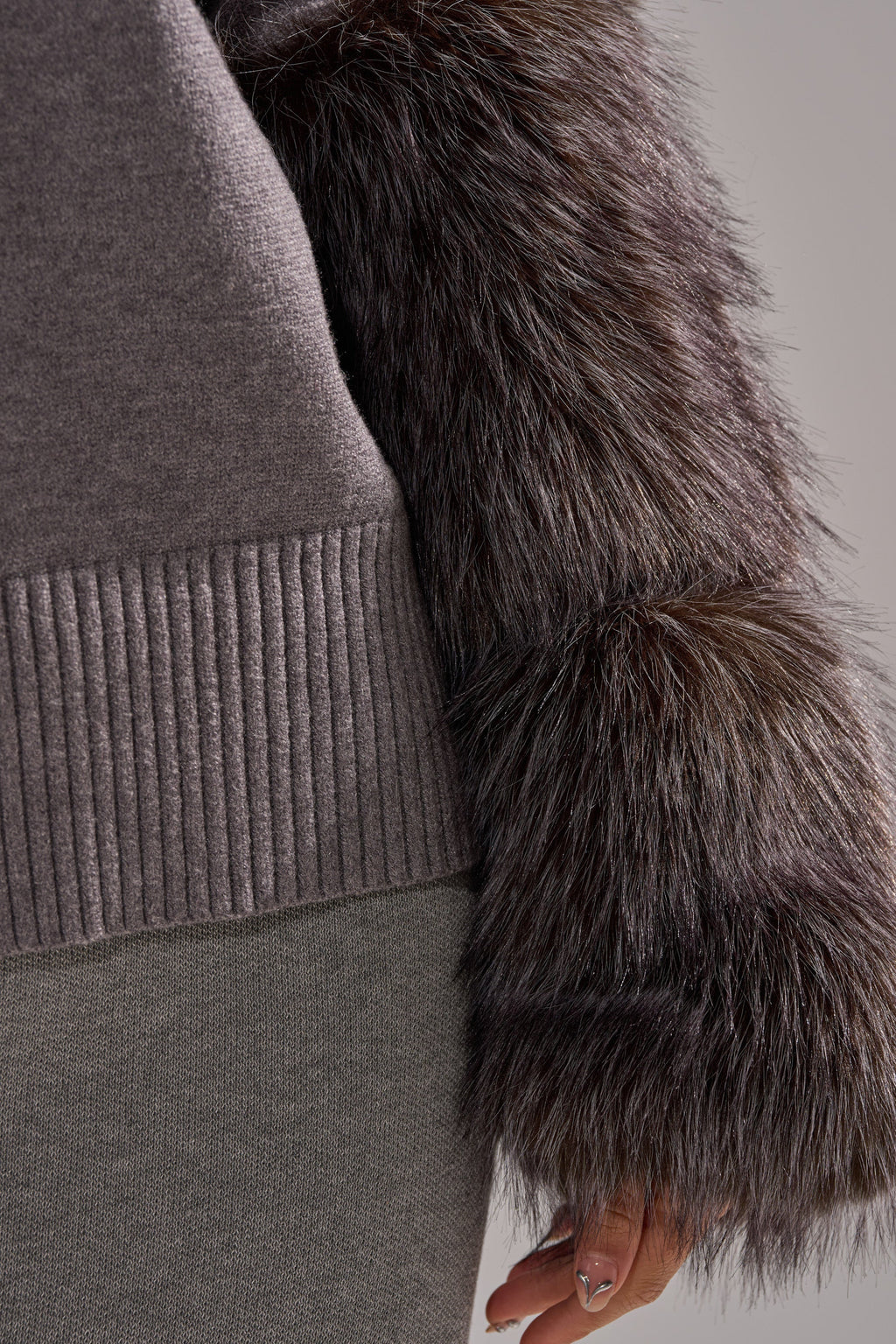TOUCH ME SWEATER WITH FUR CUFFS