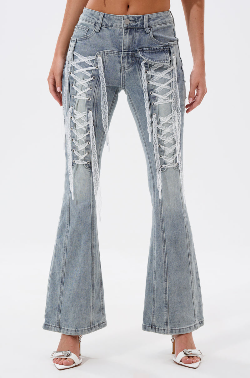 TIED UP FLARE JEANS