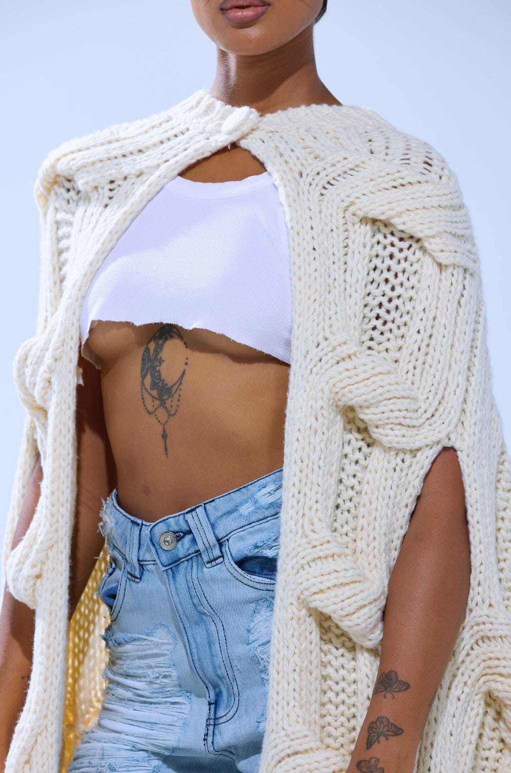 TEXTURED CHUNKY KNIT SWEATER