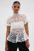 DOLL FACE SHORT SLEEVE STRUCTURED BLOUSE
