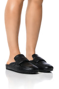 AZALEA WANG THORTON FLAT SLIDE IN BLACK