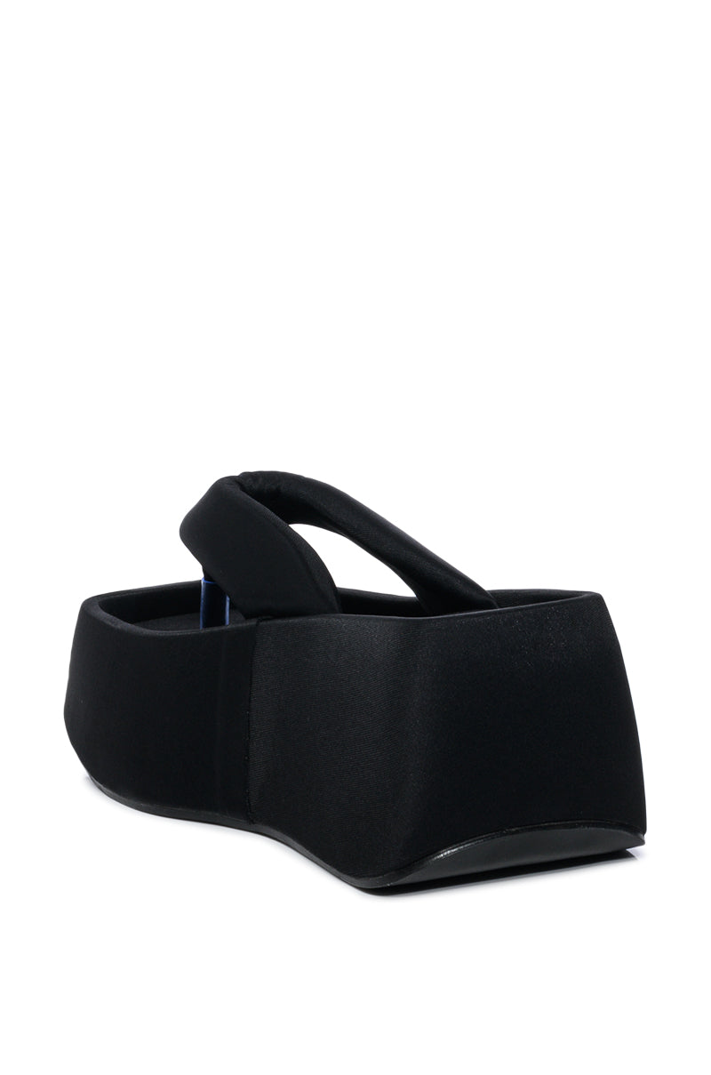VERONICA BASIC FLATFORM FLIP FLOP SANDAL IN BLACK